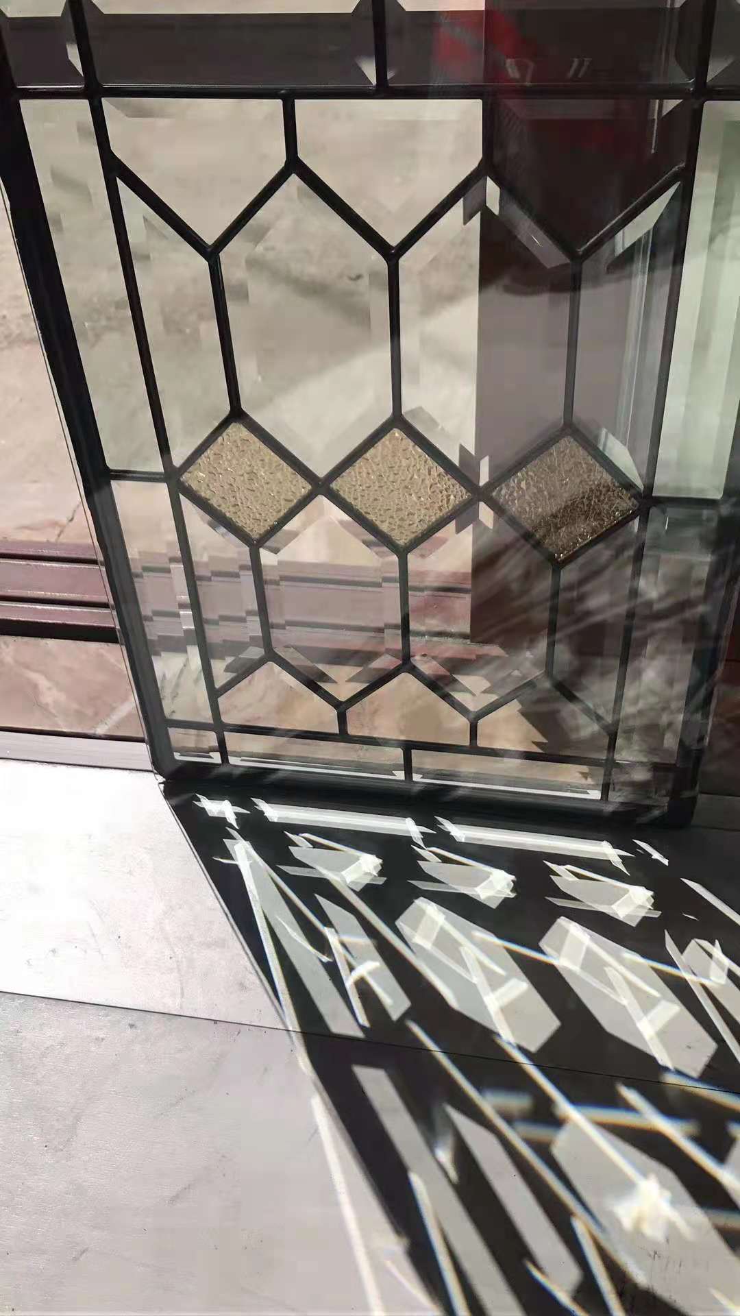 铜条镶嵌玻璃